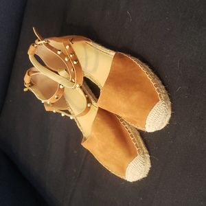 Never Worn! Marc Fisher 8M Suede Tan Studded Espadrille Sandals